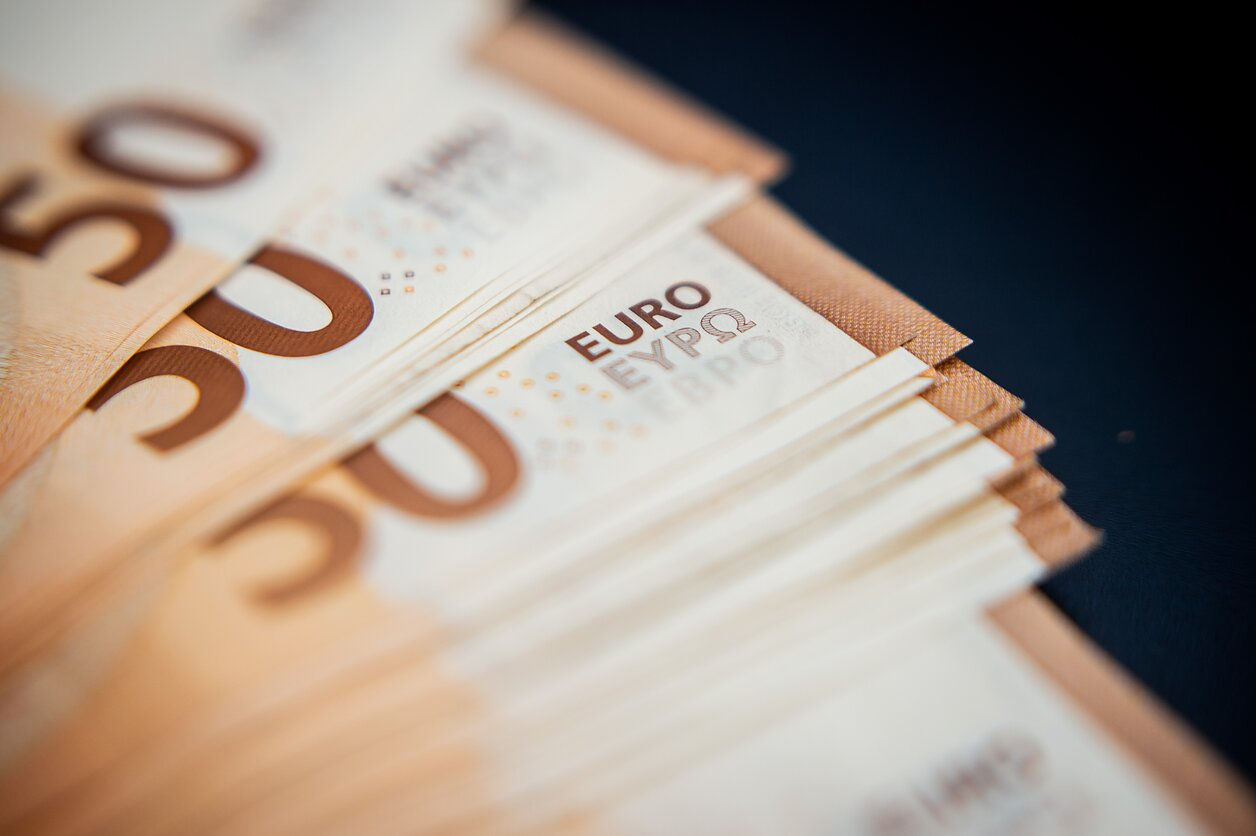 В Молдове валютный лимит вырастет до 100 000 евро с 20 ноября.