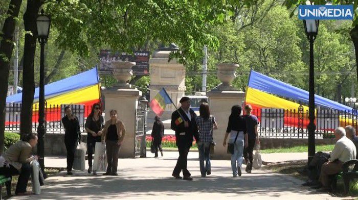 Sărbătoarea Limbii Române, marcată la 31 august, va începe cu depuneri de flori la monumentul Domnitorului Ştefan cel Mare şi Sfânt. Foto: unimedia.info