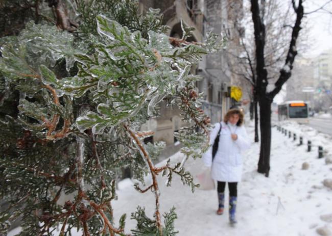 Meteorologii spun că în sud va ninge puternic, iar pe alocuri, zăpada va fi viscolită.