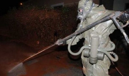 Scurgerea a avut loc după ce muncitorii au deteriorat accidental o valvă a rezervorului, în momentul în care deszăpezeau în jurul acestuia.