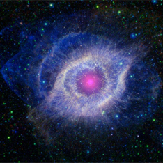 Как рассказали в NASA, NGC 7293 - это планетарная туманность, которая образовалась на месте обычной звезды.