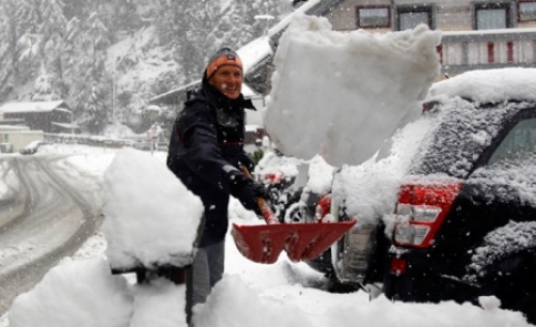 Meteorologii au emis cod portocaliu de ninsori puternice pentru 20 de raioane din centrul și sudul țării.
