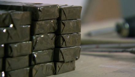 Oamenii legii bănuiesc că cei trei suspecți au transportat și anterior droguri, dar spun că nu au dovezi în acest sens.