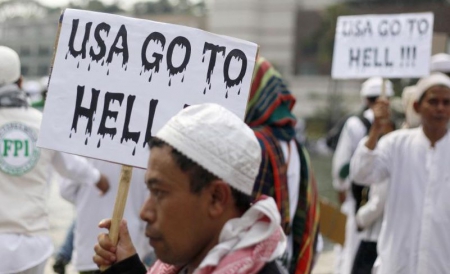 Protestatarii solicită administraţiei americane să pună capăt jignirilor aduse profetului Mohamed şi lumii islamice