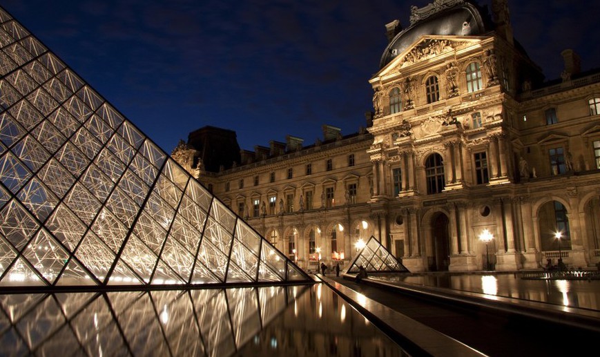 Muzeul Luvru din Paris, unul dintre cele mai mari din lume, a fost închis miercuri din cauza unei greve a angajaţilor, exasperaţi de hoţii de buzunare.