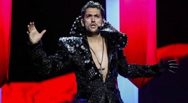 Juriul de specialitate, se pare, că n-au punctat deloc melodia “It’s My Life” a lui Cezar “The Voice”.