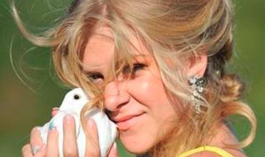 interpreta lucrează la o nouă piesă, care va fi lansată în cadrul acestui concert