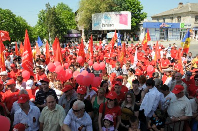 Tinerii socialişti cred că ministrul Educaţiei trebuie să ţină cont de opinia societăţii