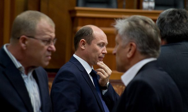 Депутаты расширили задачи комиссия по расследованию ситуации в "Banca de Economii".