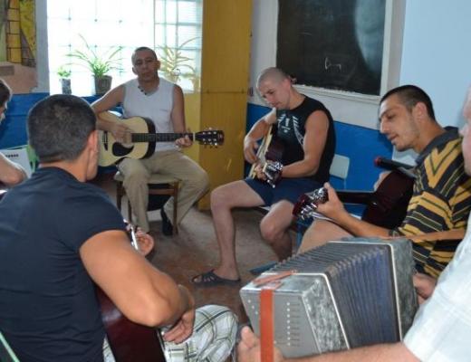 Заключенные посещают уроки с удовольствием и проявляют повышенный интерес к этим двум предметам.
