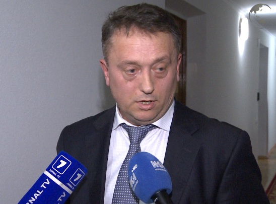 По словам председателя Высшего совета прокуроров Юрия Гарабы, генпрокурор может взять отпуск тогда, когда пожелает.
