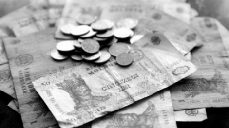 Ultimele date ale BNM arată că băncile încă nu au reacţionat la relaxarea politicii monetare foarte hotărîtă. 