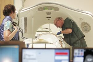 În acelaşi timp ar urma să scadă, la scară globală, numărul de cazuri de cancer de stomac şi de col uterin