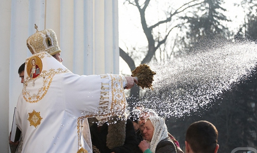 Legenda spune că, din mila lui Dumnezeu, el a reuşit să supravieţuiască masacrului pruncilor din Betleem.