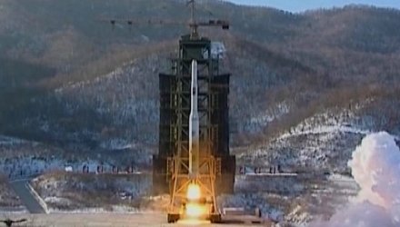 În 1998, Pakistanul a efectuat opt teste nucleare în două zile, care i-au permis să accelereze miniaturizarea armelor nucleare. 