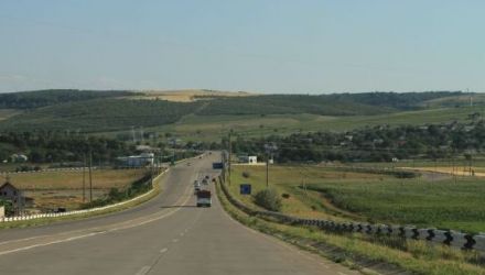 Cei 40 de călători au fost preluaţi de un alt autocar şi transportaţi spre Bucureşti. 