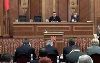 Reamintim că deputaţii comunişti au cerut demiterea prin vot secret a preşedintelui Parlamentului, Marian Lupu