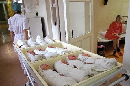 В столице Приднестровья на протяжении последних двух лет самыми популярными именами для новорожденных являются Дарья и Артём. 
