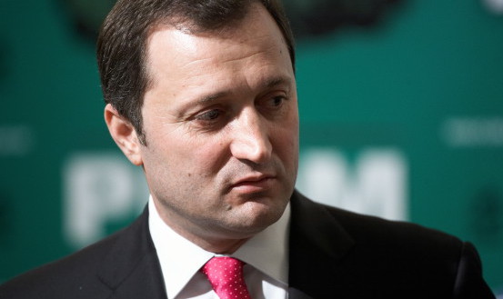 Vlad Filat este prins în capcană și are de ales doar din două căi.