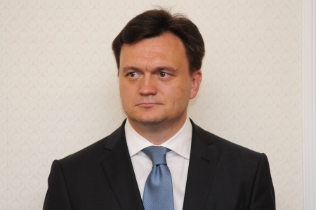 Министр внутренних дел Дорин Речан и его заместитель Вячеслав Чебан попали в аварию на трассе Оргеев - Резина.