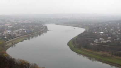 Два дома и двор церкви из села Чорна (Резинский район) были затоплены после того, как уровень воды в Днестре превысил два метра. Фото: publika.md