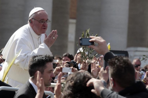 Reşedinţa Sfânta Marta numără aproximativ 120 de camere şi a fost destinată găzduirii cardinalilor în timpul conclavului.
