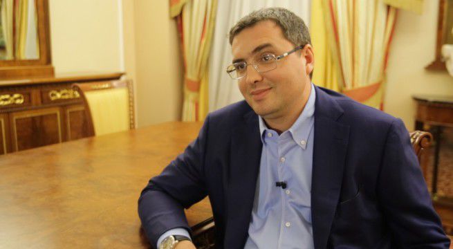 La ieșirea din sala de judecată, Renato Usatâi a fost întâmpinat cu ovaţii de către simpatizanții săi.