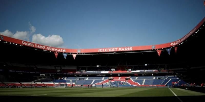 O bombă a fost găsită la stadionul lui Paris Saint Germain