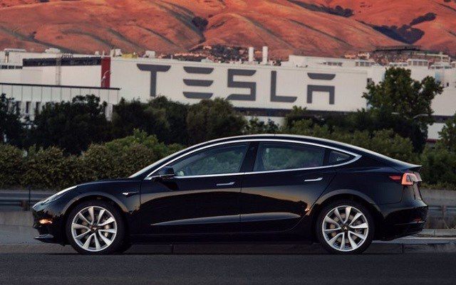 Tesla, Porsche si Genesis, in topul Consumer Reports