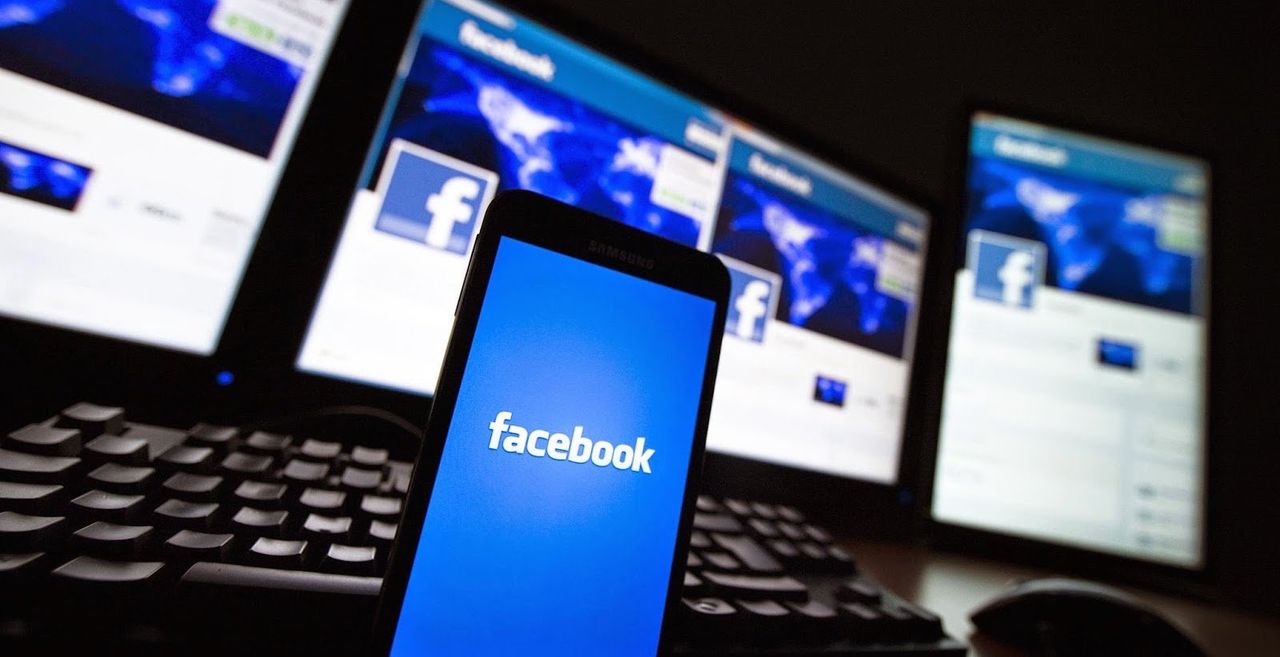В США начали расследование против Facebook.