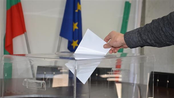 Право голосовать имеет более 7 миллионов граждан. 
