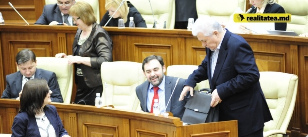 Ieri, Mark Tkaciuk scria pe blogul său că, comuniștii nu mai au deja partid, o ceremonie de rămas bun în memoria PCRM având loc sâmbătă.