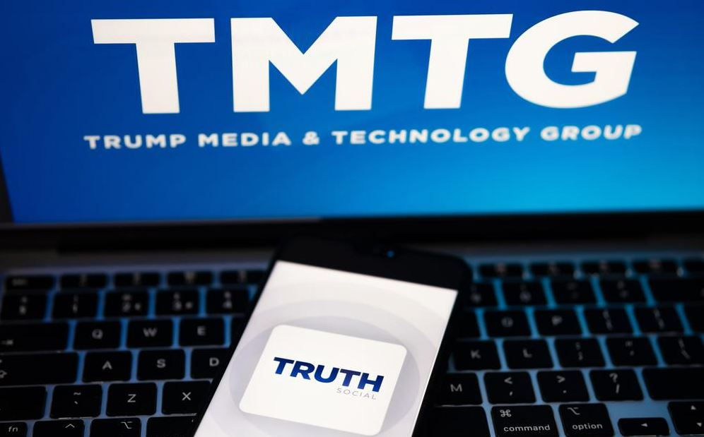 Compania lui Trump este în discuții pentru a cumpăra o platformă de tranzacționare a criptomonedelor.