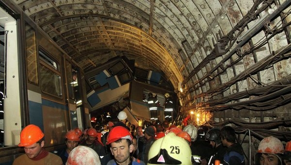 Un moldovean, care lucra de o luna la Moscova, s-a aflat in metroul ce a deraiat.