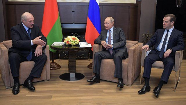 Владимир Путин перед началом переговоров заявил, что Москве и Минску необходимо «доурегулировать некоторые вопросы».