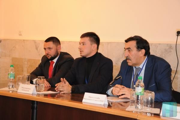 Владимир Хомерики констатировал, что явка избирателей достаточно высокая, жалоб от наблюдателей, представляющих кандидатов в Президенты, пока не поступало.