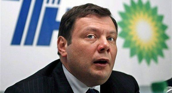 Fridman şi-a mutat reşedinţa în Marea Britanie şi şi-a stabilit un sediu în Londra pentru a-şi administra deţinerile în creştere din afara Rusiei.