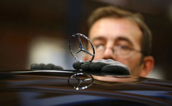 Mercedes-Benz допустил закрытие двух заводов при отказе снизить расходы на труд.