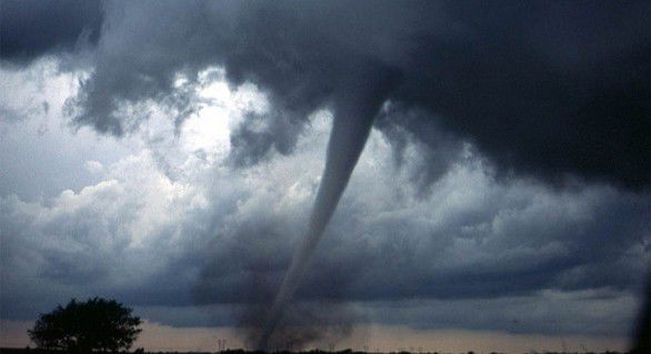 Pompierii din Hamburg, Germania, au fost plasați în stare de urgență, după formarea unei tornade