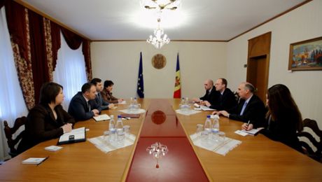 Американские чиновники подтвердили поддержку США нашей стране в процессе выполнения реформ и приветствовали их дальнейшее внедрение. Фото: parlament.md