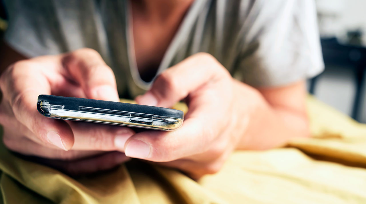 Европейскую страну захлестнула волна вирусных SMS.