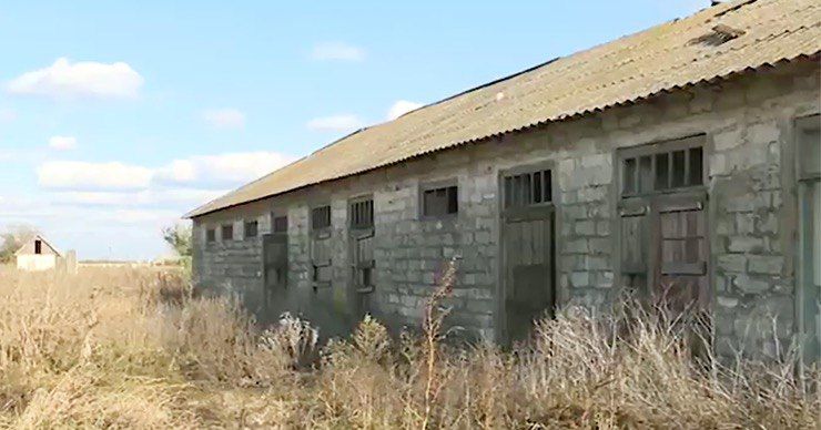 В шаге от экологической катастрофы находятся жители села Хырбовец Новоаненского района.