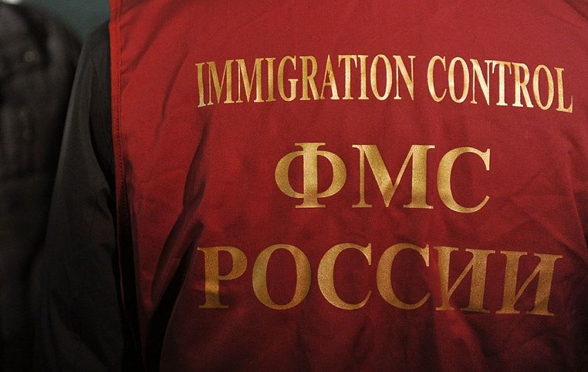 МВД России: Нужно отменить разрешения на временное проживание мигрантов.