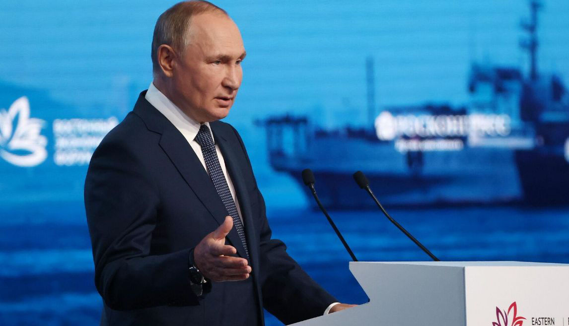 Путин: Неонацисты и в России есть, но у нас их не возводят в ранг героев.