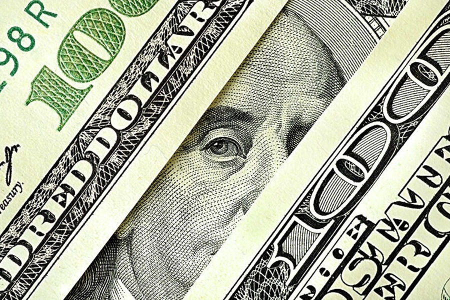 Tot mai mulți exportatori din întreaga lume renunță la dolarul american.