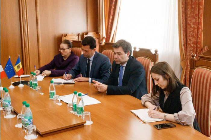 Глава МИДЕИ Нику Попеску провел дискуссию с группой французских сенаторов