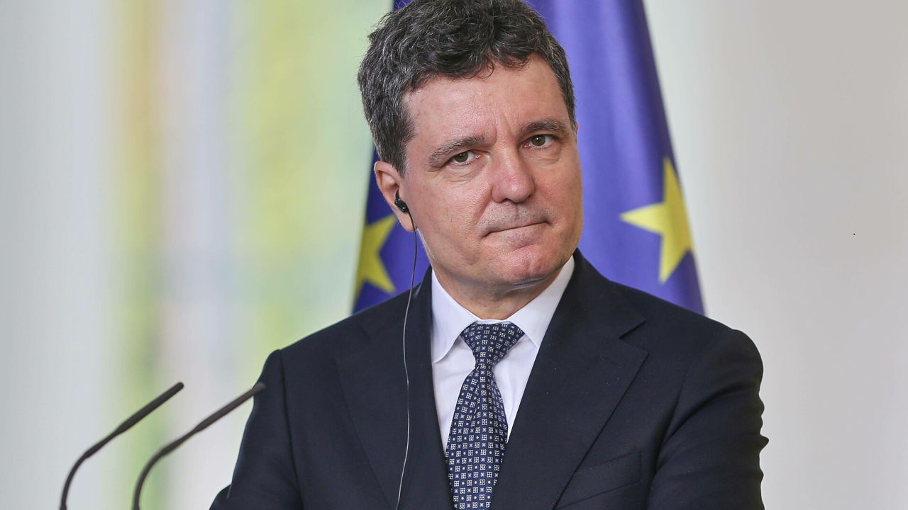 Nicușor Dan: Alegerile din Republica Moldova vor decide disputa dintre Est și Vest.