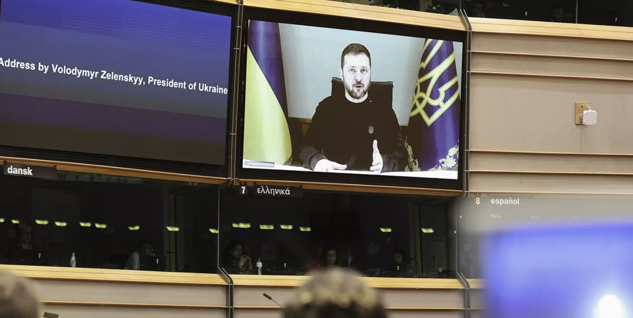 Европарламент: Мы будем помогать Украине вплоть до установления мира.
