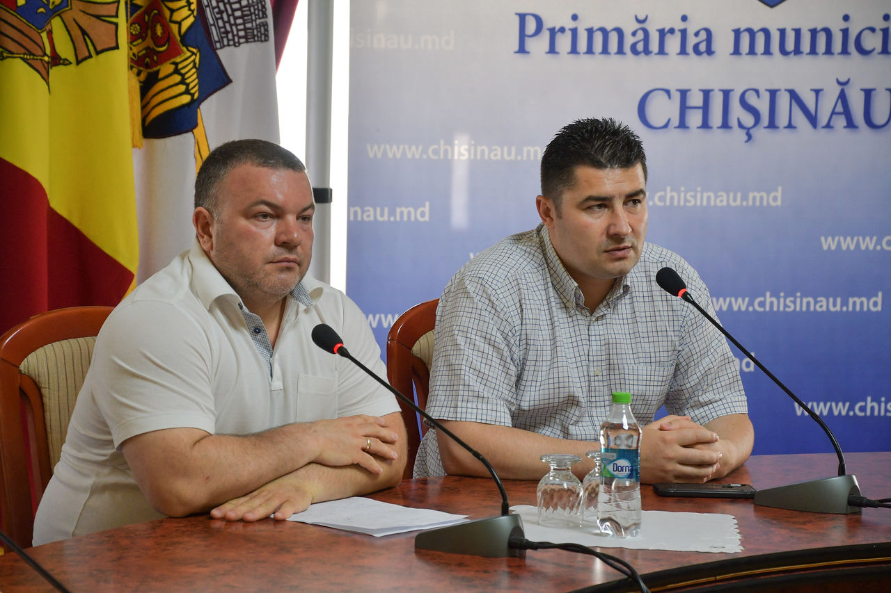 Советники ПСРМ попросят отменить решения по заправкам и внутридворовой застройке.