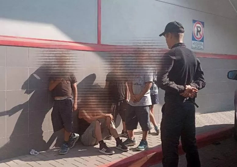 Cinci minori, suspectați de hărțuire și tentative de furt în Bălți, reținuți.